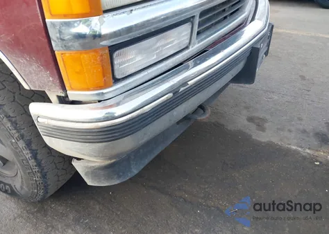 1997 Chevrolet K1500 Fleetside z USA, uszkodzony, nr VIN 2GCEK19R6V1138743